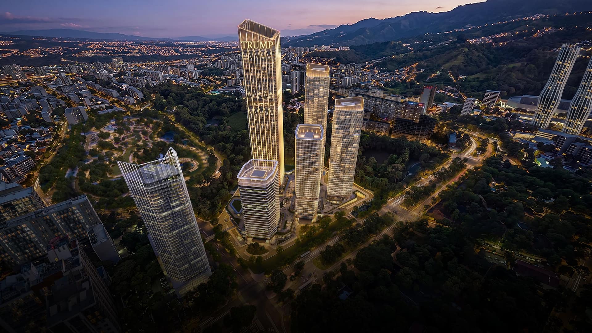Квартал Downtown Tbilisi и Central Park вечером, вид сверху